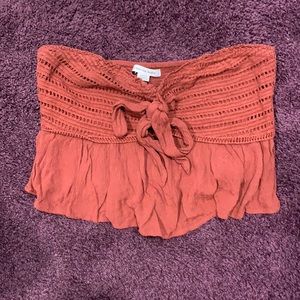 Strapless burgundy shirt